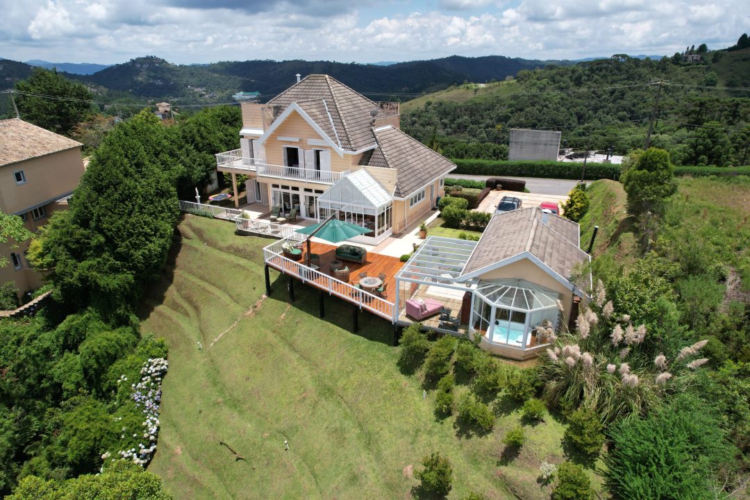 CASA EM CAMPOS DO JORDÃO