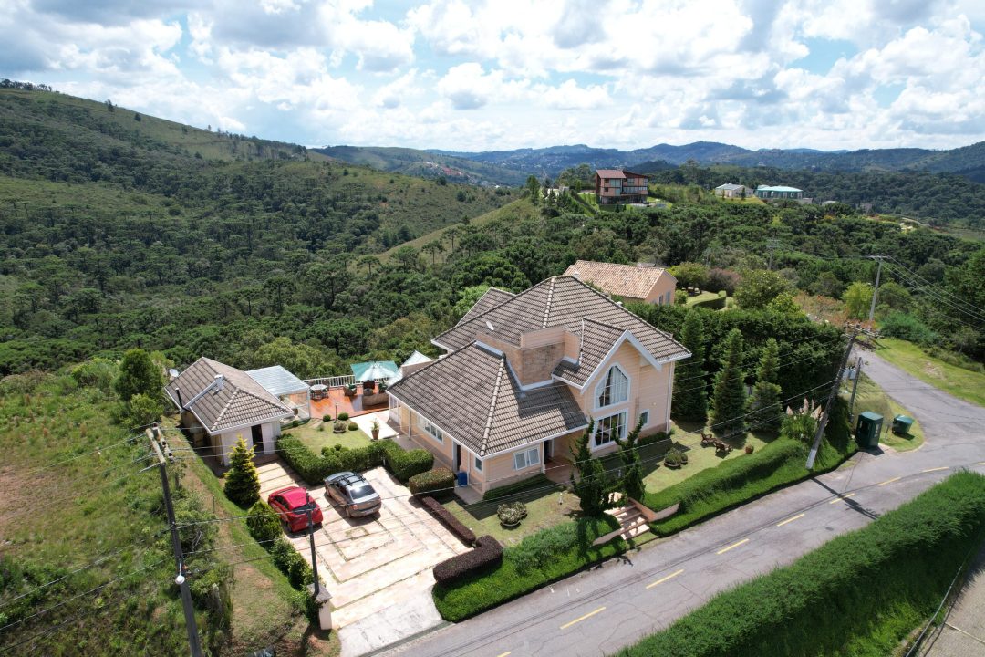 CASA EM CAMPOS DO JORDÃO