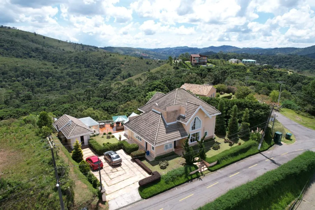 CASA EM CAMPOS DO JORDÃO
